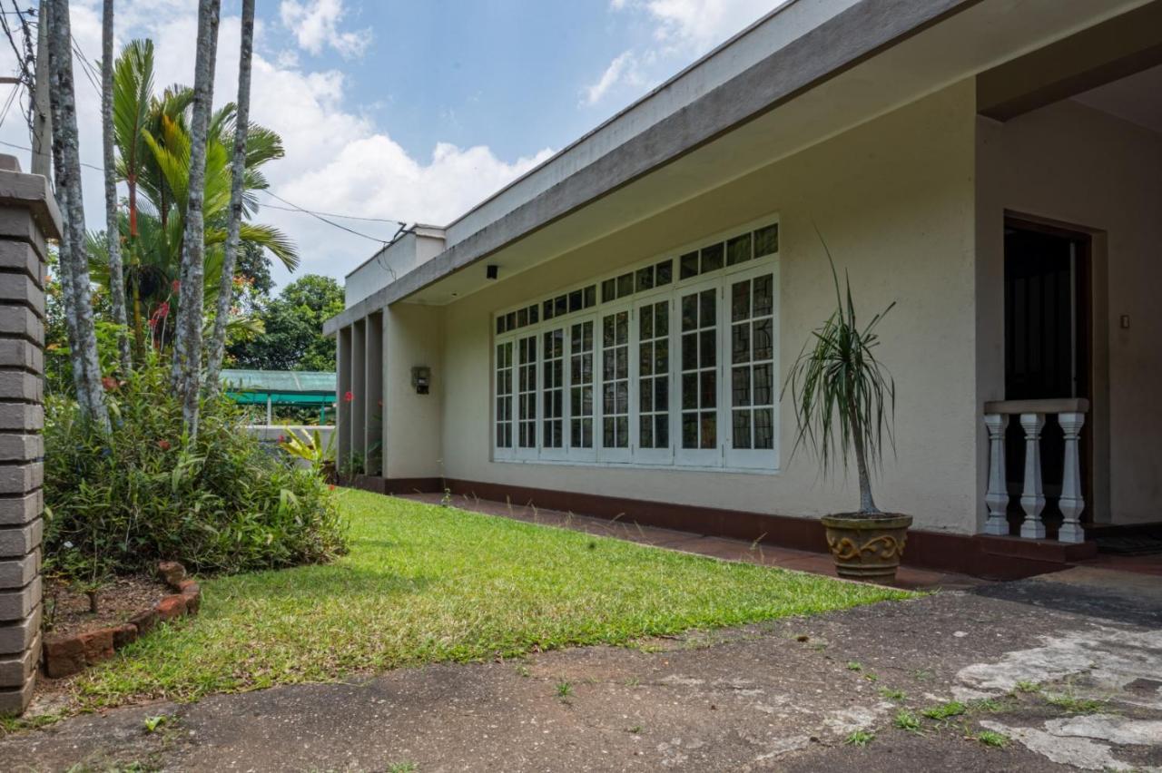 Kandy Twin Hostel エクステリア 写真