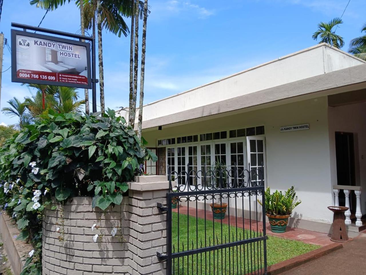Kandy Twin Hostel エクステリア 写真